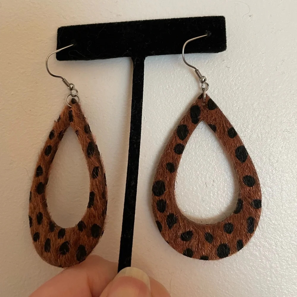 Leopard faux hair earrings teardrops lightweight earring wires nwot